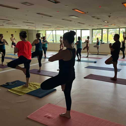 csoportos jóga óra