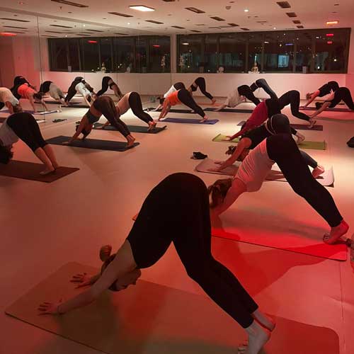 csoportos jóga óra